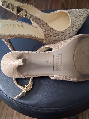 Guess Beige Monogram  ShoesGUESS Beige Monogram Slingback